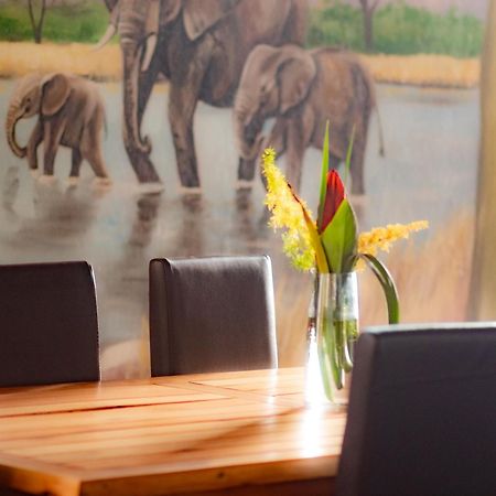 Paradise Creek Lodge มาเลเลน ภายนอก รูปภาพ