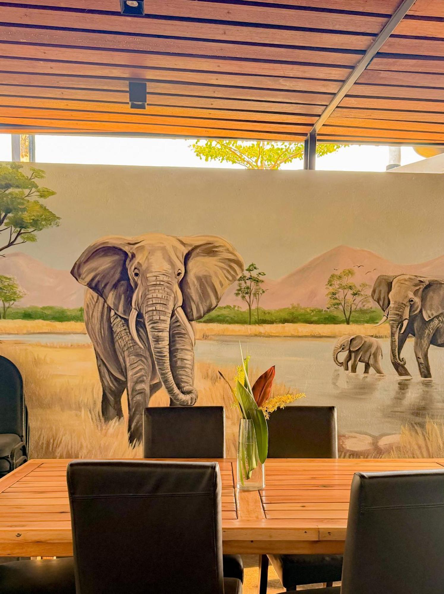 Paradise Creek Lodge มาเลเลน ภายนอก รูปภาพ