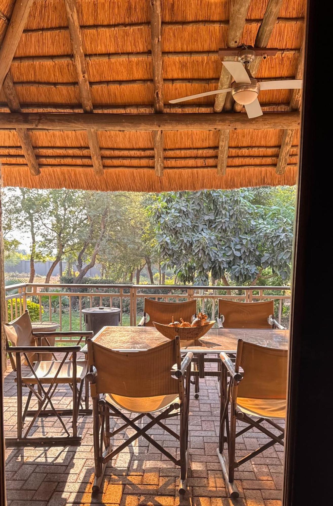 Paradise Creek Lodge มาเลเลน ภายนอก รูปภาพ