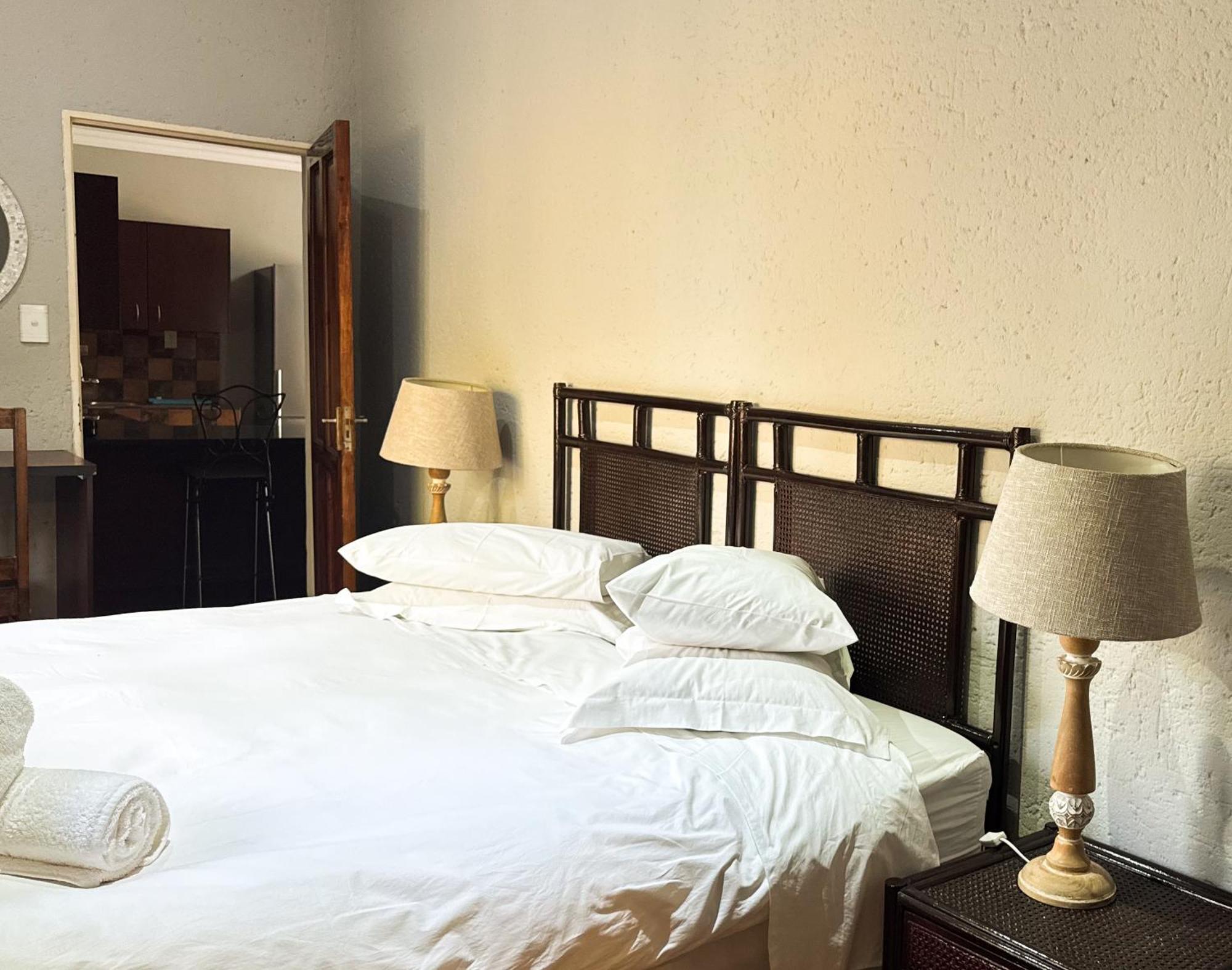 Paradise Creek Lodge มาเลเลน ภายนอก รูปภาพ